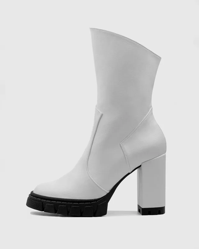 Ritual Boots Białe, ze skóry roślinnej outlet — BOHEMA