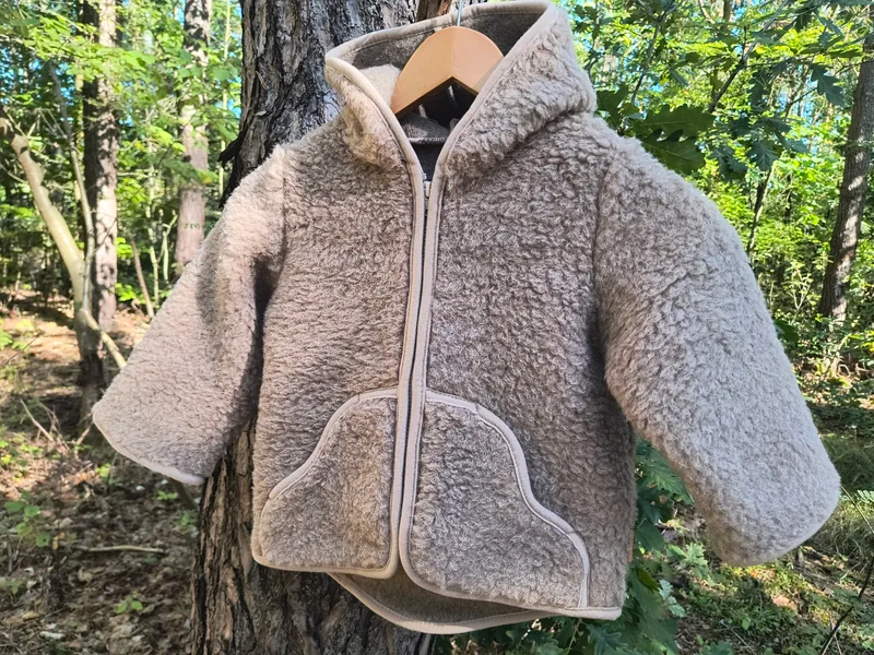 Kurtka dziecięca z wełny merino z kapturem TEDDY — GIGULEK