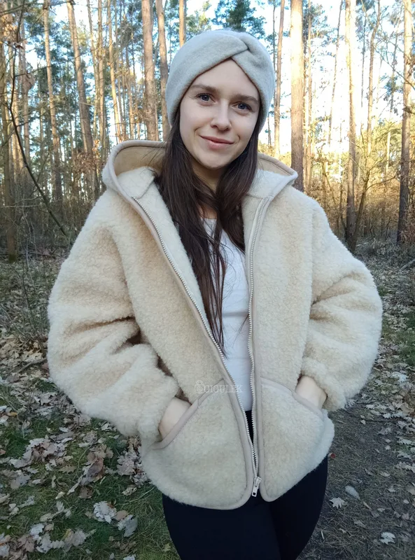 Damska kurtka bluza z wełny merino z kapturem 100% merino – beż mankiety — GIGULEK