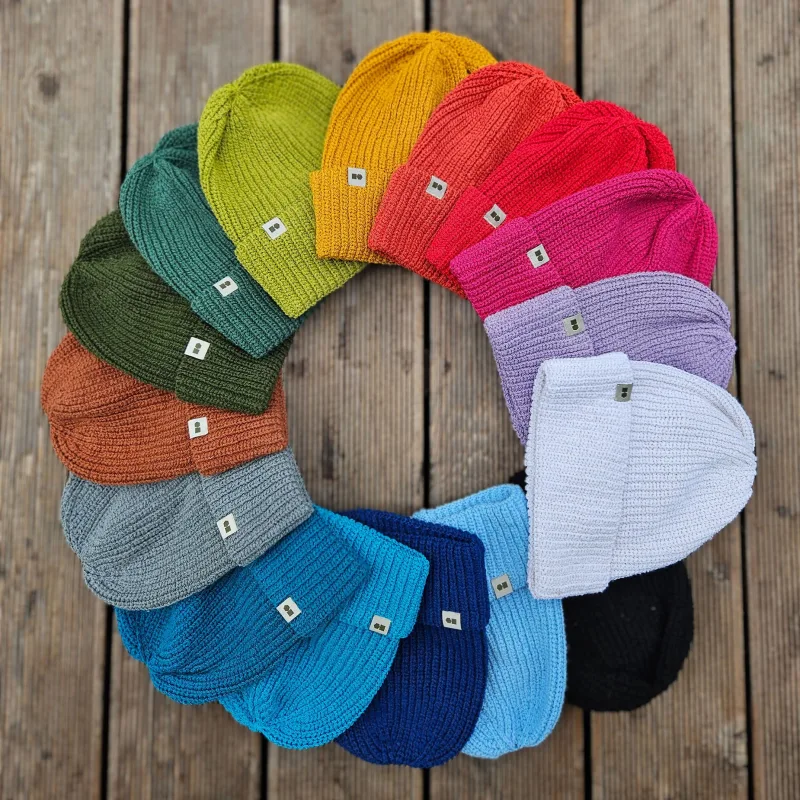 Czapka konopno bawełniana z małym logo (musztardowa) — KOMBINAT