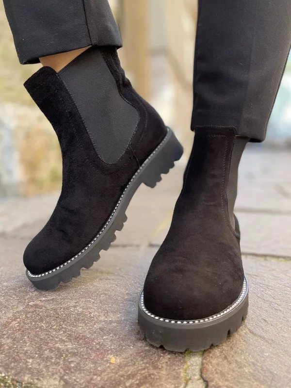 Czarne sztyblety Adelin — Konopka Shoes