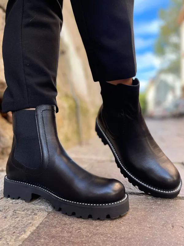 Czarne sztyblety Adelin — Konopka Shoes
