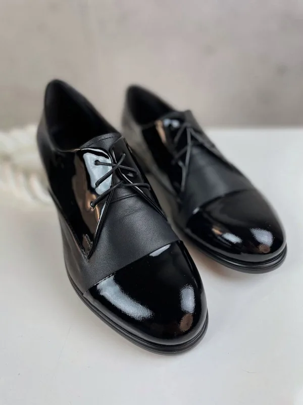 Czarne półbuty Amy — Konopka Shoes
