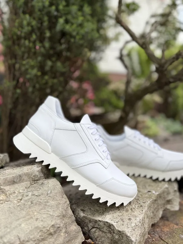 Białe sneakersy Blanka — Konopka Shoes