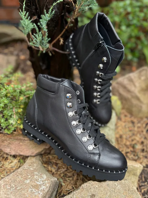 Czarne botki Twiggy — Konopka Shoes