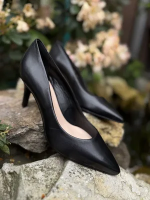 Czarne szpilki Varia — Konopka Shoes