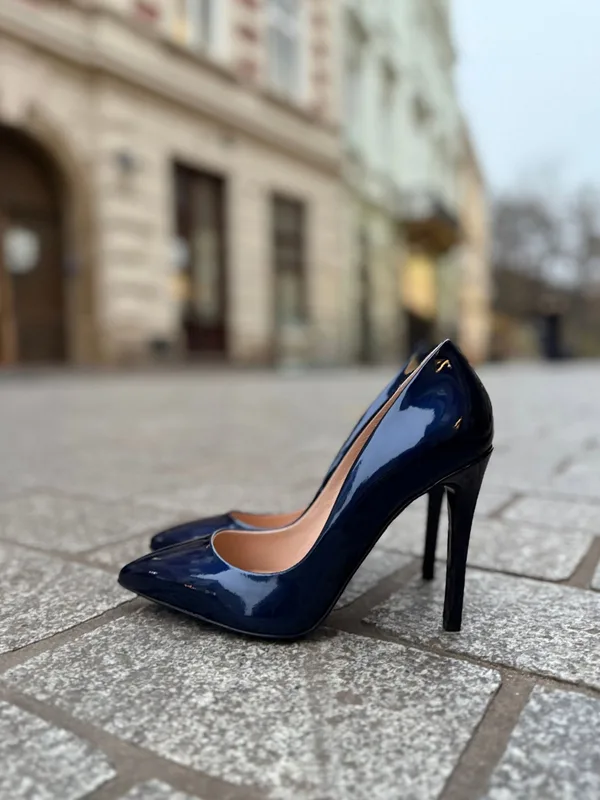 Granatowe czółenka Pandora — Konopka Shoes
