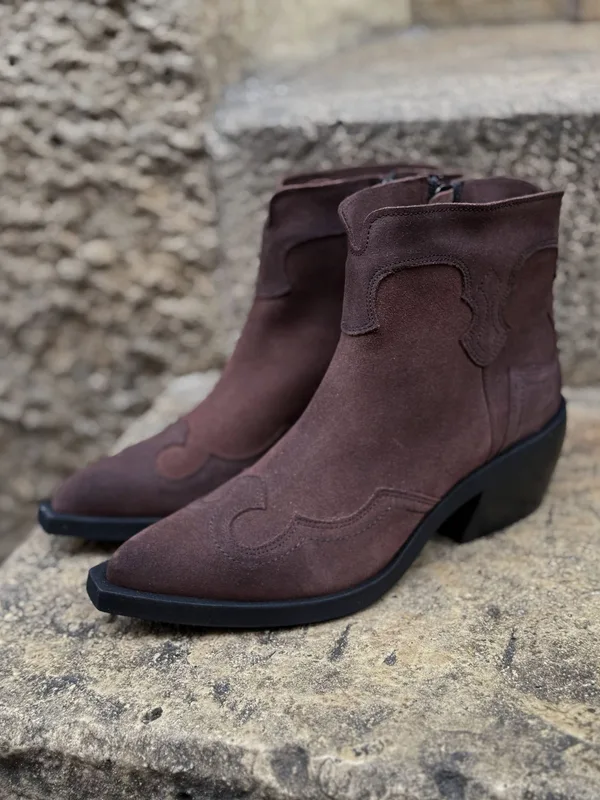 Brązowe kowbojki Savannah — Konopka Shoes