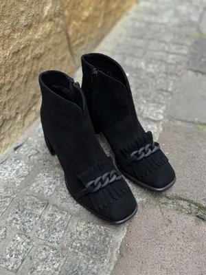 Czarne botki Kati — Konopka Shoes