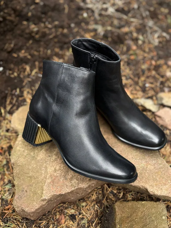 Czarne botki Frigg — Konopka Shoes