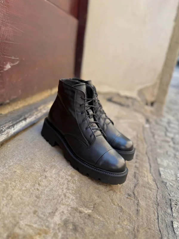 Czarne botki Karola — Konopka Shoes