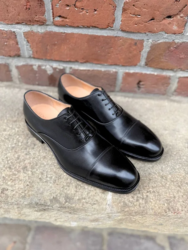 Czarne oxfordy Feliciano — Konopka Shoes