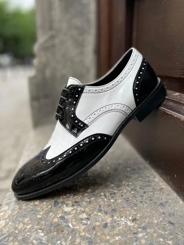 Czarno białe buty eleganckie Henry — Konopka Shoes