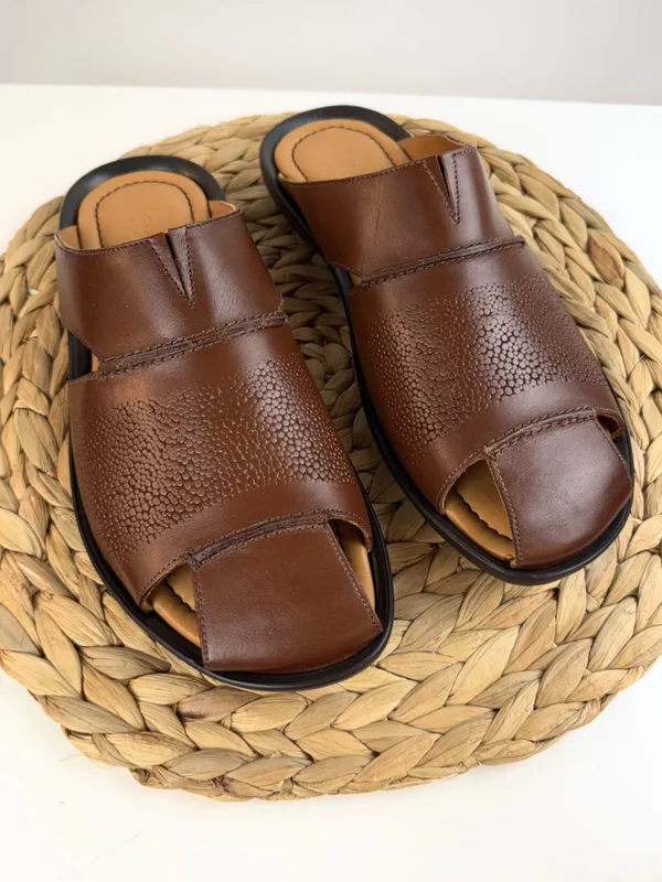 Brązowe klapki Edmund — Konopka Shoes