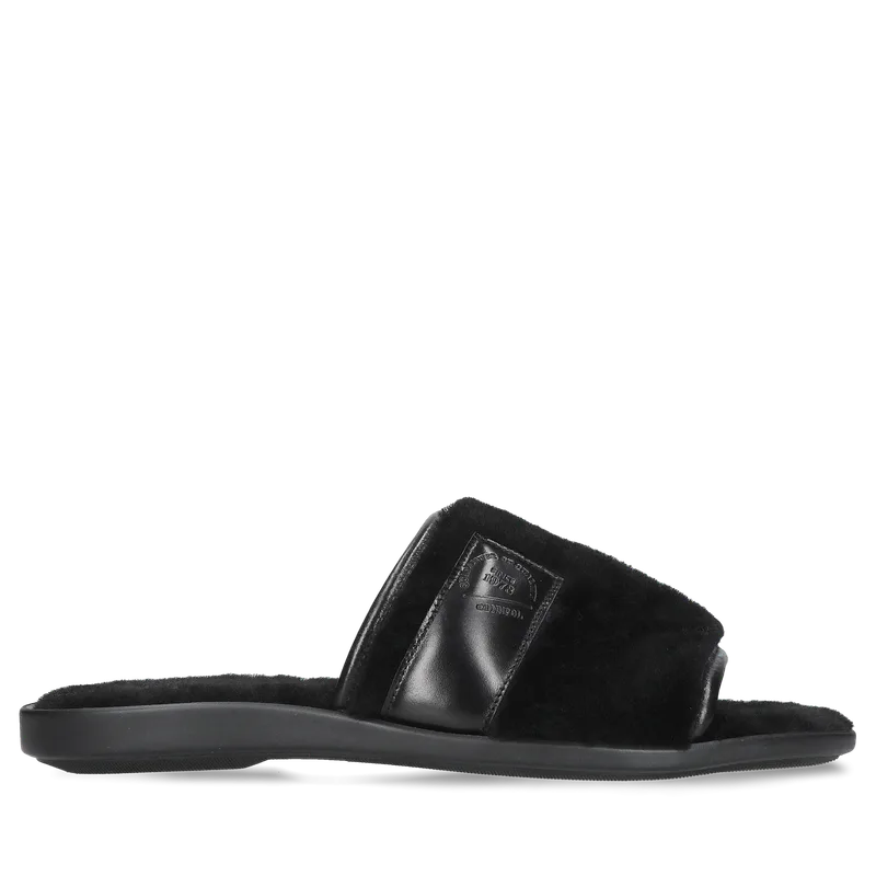 Czarne klapki Arlo — Konopka Shoes
