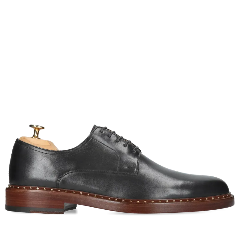 Czarne półbuty Sila Gold Collection — Konopka Shoes