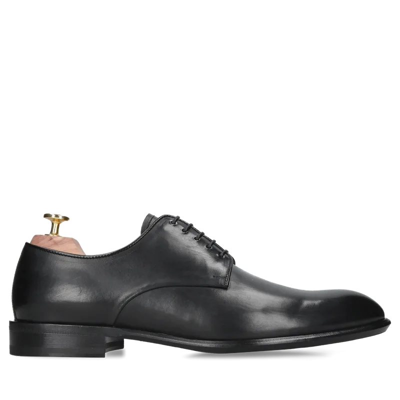 Czarne półbuty William Gold Collection — Konopka Shoes