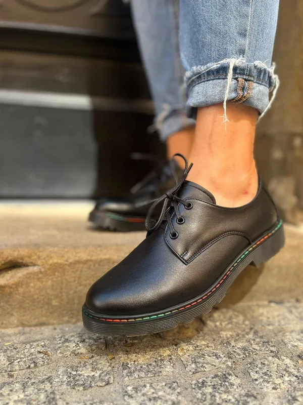 Czarne półbuty Norene — Konopka Shoes