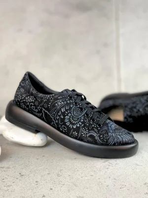 Czarne półbuty Julia — Konopka Shoes