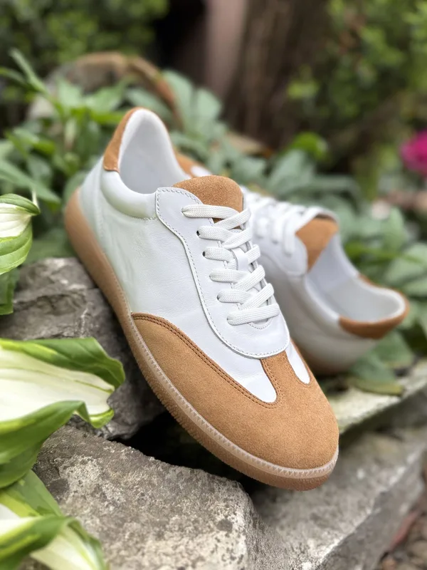 Białe sneakersy Luiza — Konopka Shoes