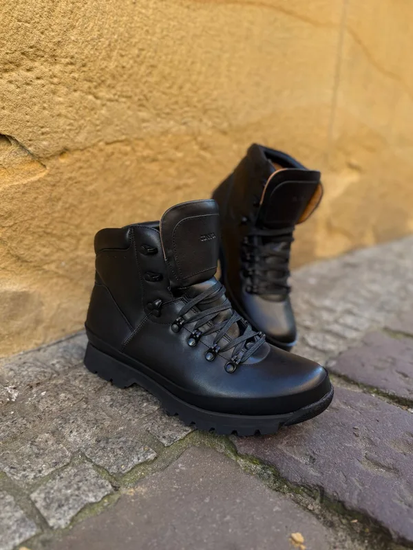 Czarne trzewiki Magnus — Konopka Shoes