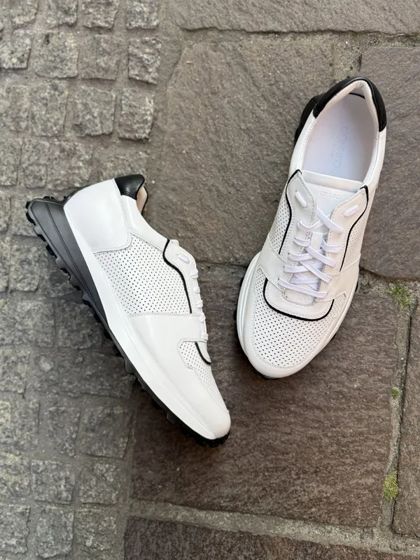 Białe sneakersy Cillian — Konopka Shoes