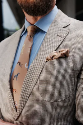 Poszetka karmelowa Charty — LOANI