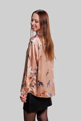 Satynowa koszula damska karmel długa Charty — LOANI