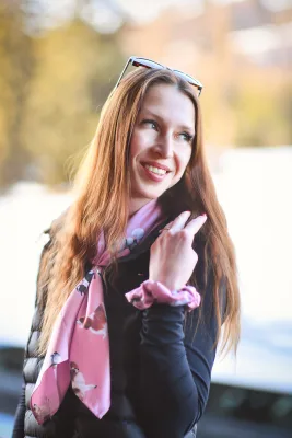 Apaszka różowa 73x73cm Toy Dogs — LOANI