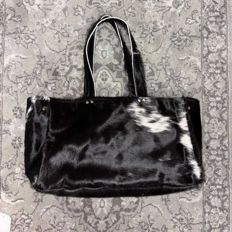 COW BLACK LEATHER BAG — mkuzniacka