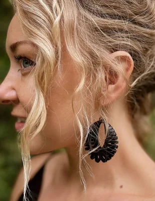 Kolczyki Promienie, kolekcja "Katowice", kolor czarny, skóra naturalna — NALA