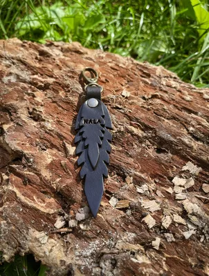 Breloczek „Listki", kolekcja "Katowice", kolor czarny, skóra naturalna — NALA