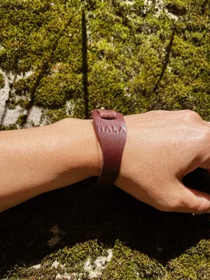 Bransoletka „Przekładana", kolekcja "Nikiszowiec", kolor wiśniowy, skóra naturalna — NALA