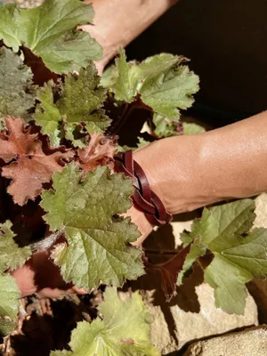 Bransoletka "Pleciona", kolekcja "Nikiszowiec" kolor wiśniowy, skóra naturalna — NALA