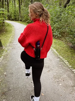 Pokrowiec na bidon na pasku, kolekcja "Katowice", kolor czarny srebro, skóra naturalna — NALA