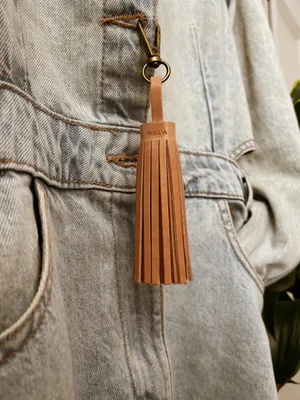 Breloczek "Chwost", kolekcja "Łeba", kolor piaskowy, skóra naturalna — NALA