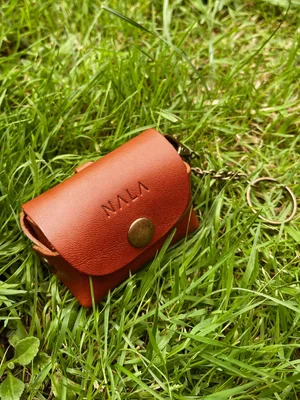 Pokrowiec na klucze, AIRpods'y, kolekcja "Szczyrk", kolor kasztanowy, skóra naturalna — NALA