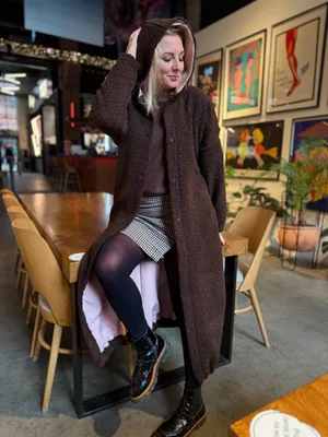 Płaszcz długi czekoladowy baranek — No Pewnie