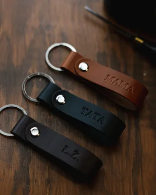 Personalizowany, skórzany brelok / pasek do kluczy — Poley Leather Design