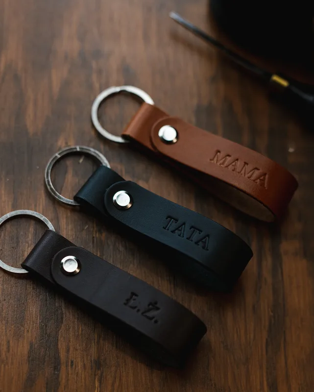 Personalizowany, skórzany brelok / pasek do kluczy — Poley Leather Design