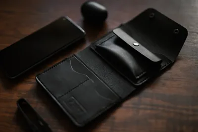 Biclick Double – Czarna skóra — Poley Leather Design