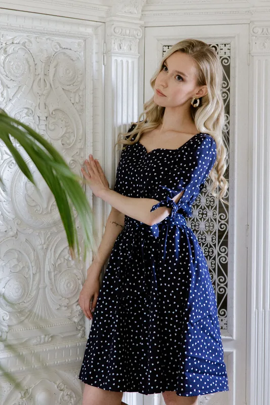 Sukienka Marigold – Navy dekolt w serce, gumka w pasie — Poplin Warsaw