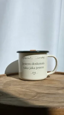 Świeczka Sojowa w Kubku Emaliowanym ◦ Dobre Słowo – „Doskonała” — ZACHWYT